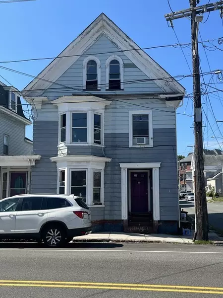 86 Washington St, Gloucester, MA 01930