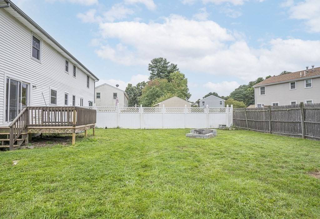 Taunton, MA 02780,3 Indian Meadow Dr #B