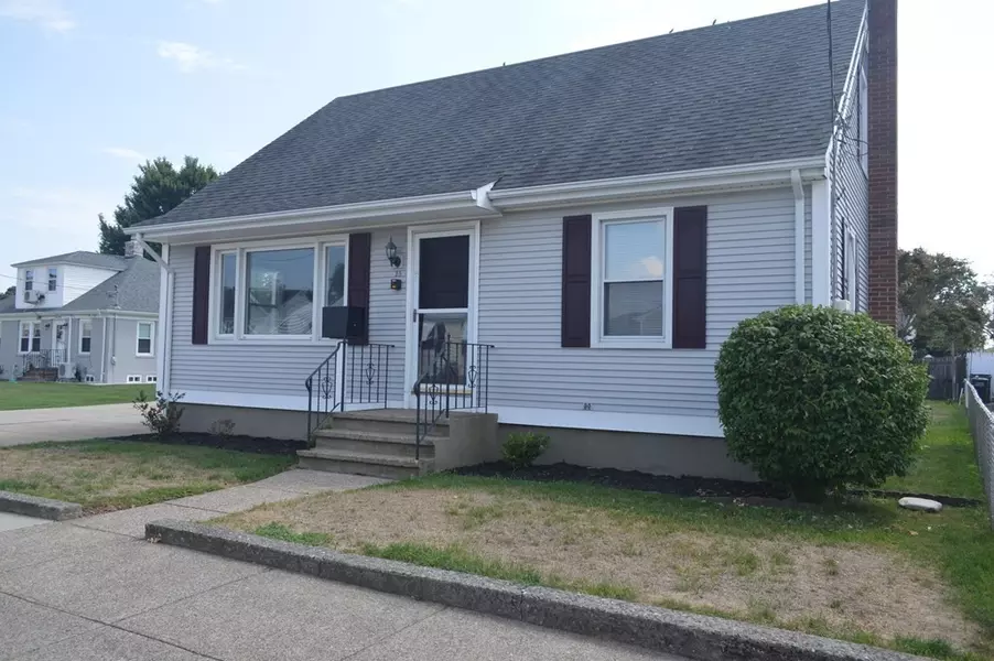 25 Cute St, Pawtucket, RI 02860