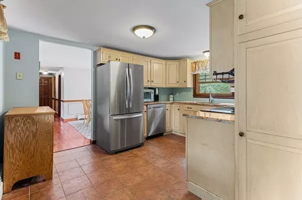 Sandwich, MA 02644,23 Meredith Rd