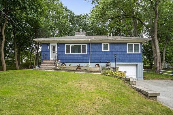 13 Ripley St, Chelmsford, MA 01863