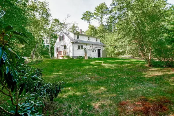 Rochester, MA 02770,144 Pine St