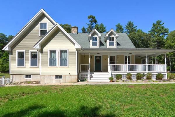 276 Snows Pond Rd, Rochester, MA 02770