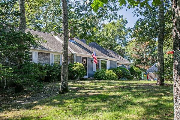 15 Golf Course Rd, Dennis, MA 02641