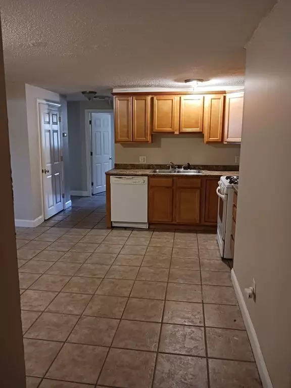 260 Fountain St #A1, Fall River, MA 02721