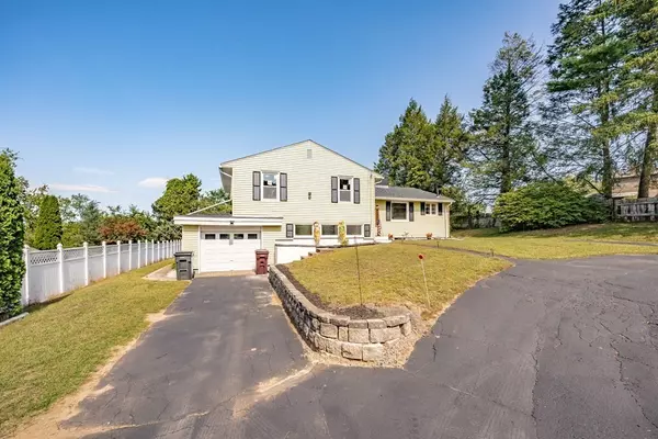 28 Old Feeding Hills Rd, Westfield, MA 01085