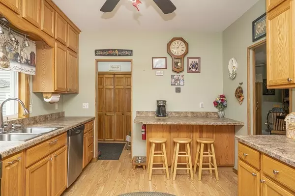 Lakeville, MA 02347,6 Taunton Street