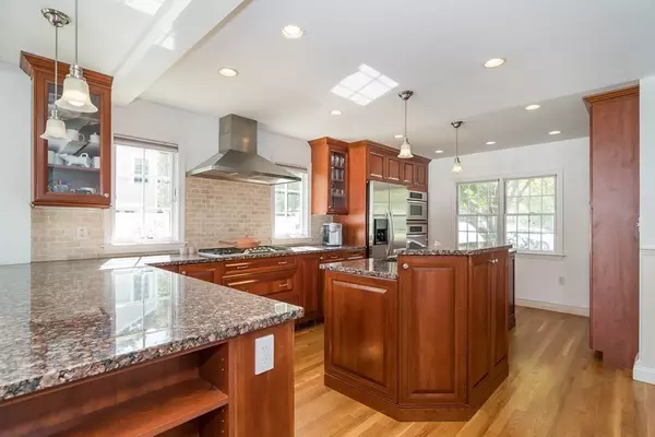 Wellesley, MA 02481,15 River Glen Road