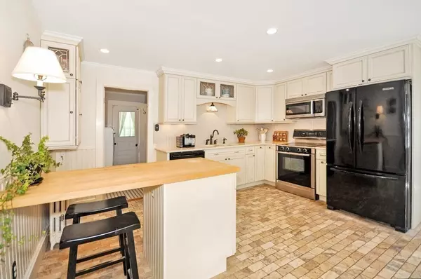 Pepperell, MA 01463,23-27 Brookline St