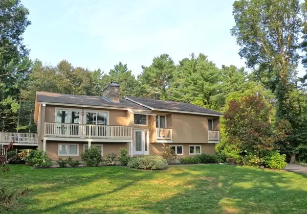 262 Flag Swamp Rd, Dartmouth, MA 02747