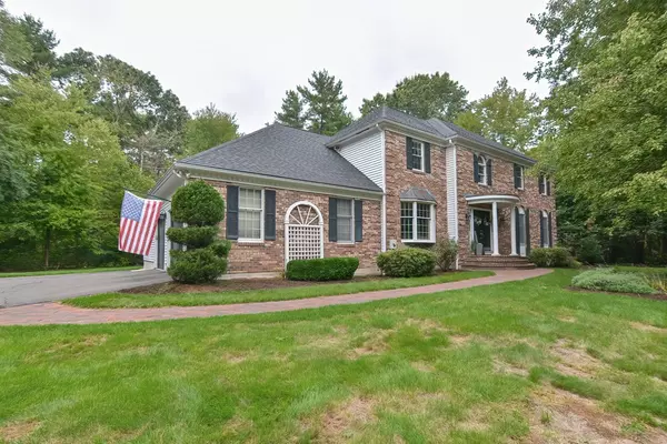 35 Fieldstone Dr, Mansfield, MA 02048