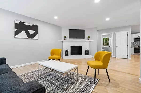 Falmouth, MA 02540,46 Allen Ave