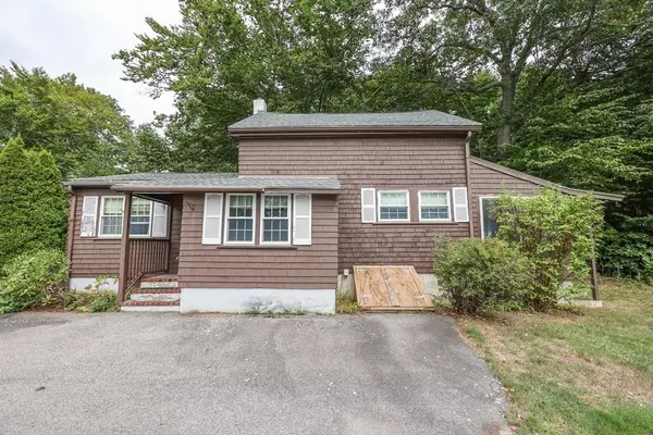 Hamilton, MA 01982,127 Lake Shore Ave