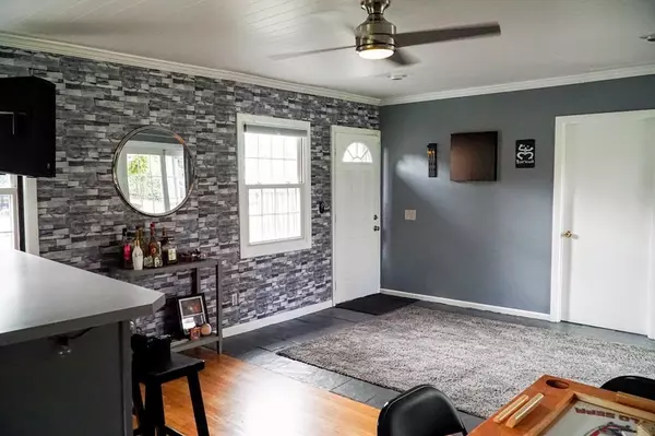 Belchertown, MA 01007,11 Rita Ln
