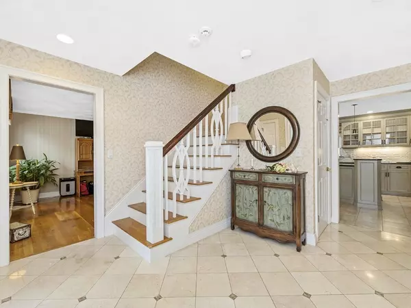 Saugus, MA 01906,3 Nickole Cir
