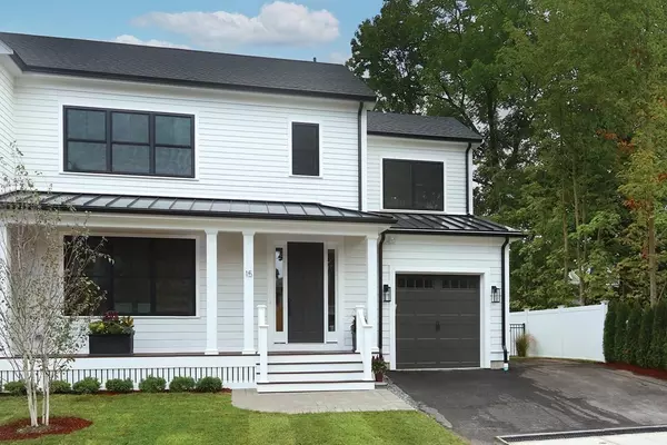 17 Dale St #17, Newton, MA 02460