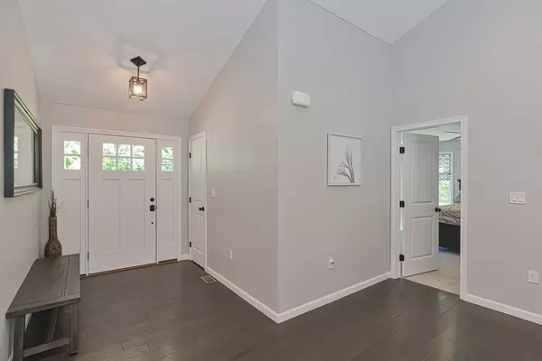 Sutton, MA 01590,10 Lincoln Rd