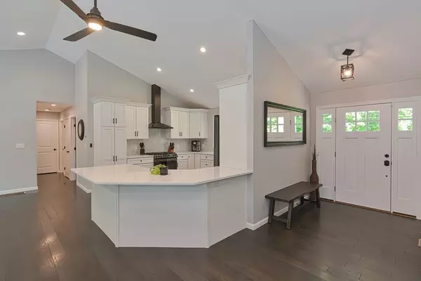 Sutton, MA 01590,10 Lincoln Rd