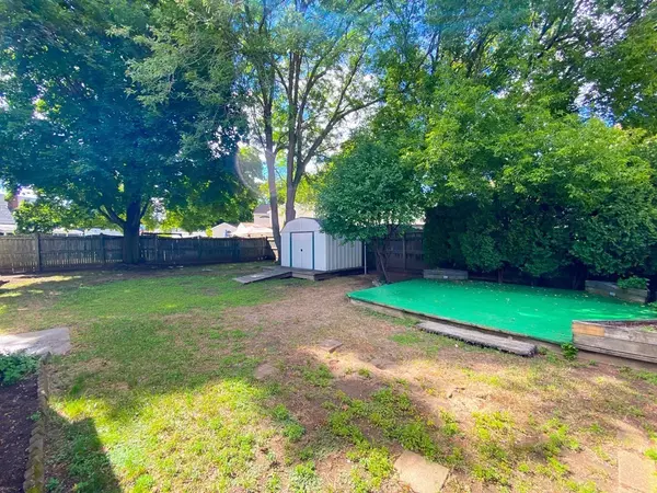 Peabody, MA 01960,27 Forest St