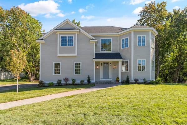 12 Hampton Court, Lynnfield, MA 01940