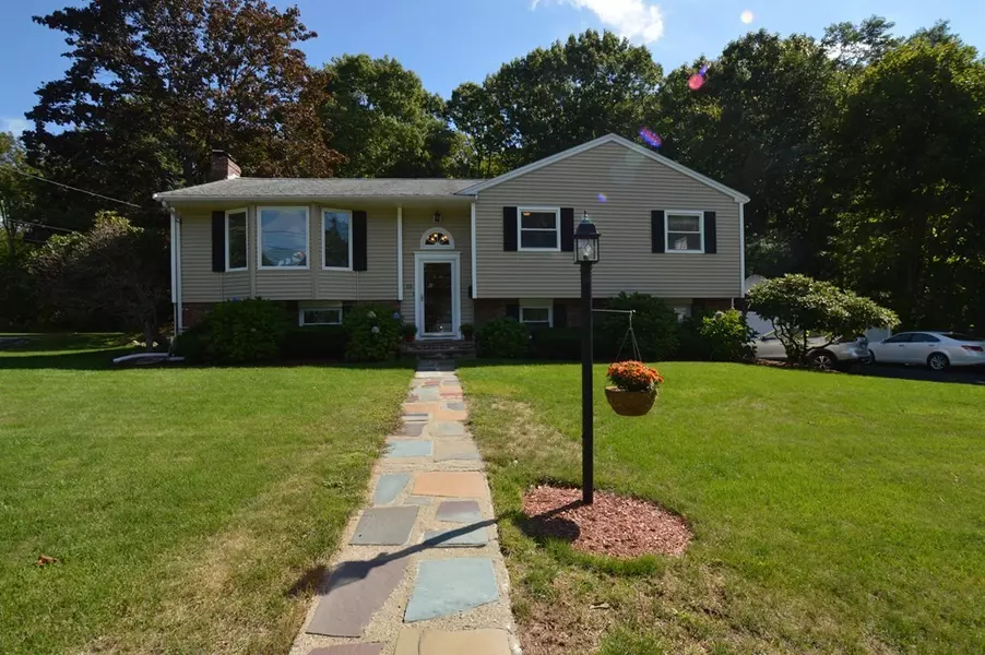 15 Apple Hill Rd, Peabody, MA 01960