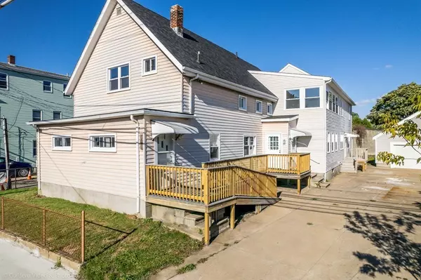 404 Stafford Rd, Fall River, MA 02721