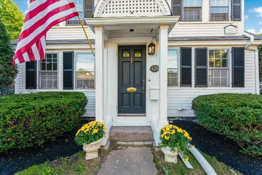 424 Main St, Hingham, MA 02043