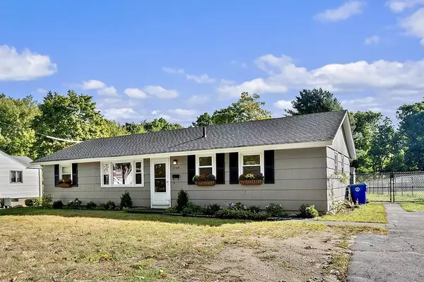 490 Salem St, Rockland, MA 02370