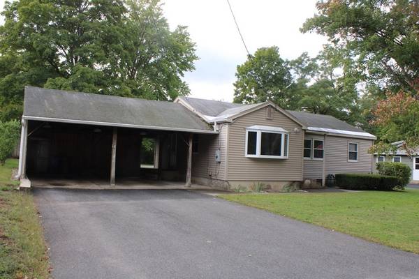 4 Warner St, Erving, MA 01344