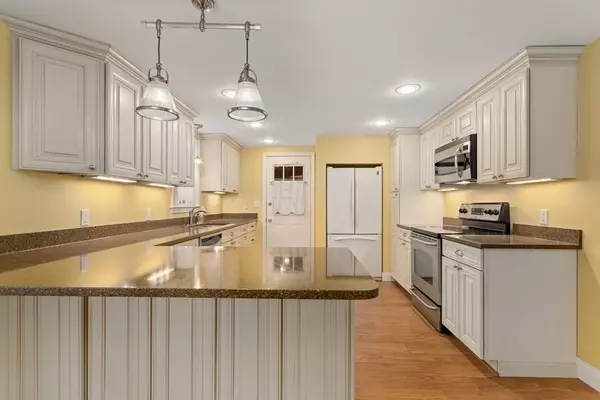 34 Beech St, Saugus, MA 01906