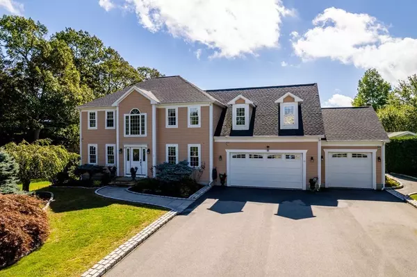 Dartmouth, MA 02748,2 Spinnaker Ln