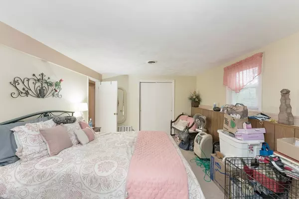 Warwick, RI 02889,7 Brookwood Road