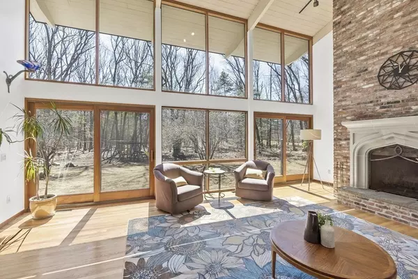 Carlisle, MA 01741,89 Robbins Drive