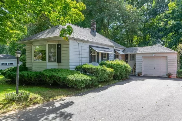 30 Valentine St, Agawam, MA 01001