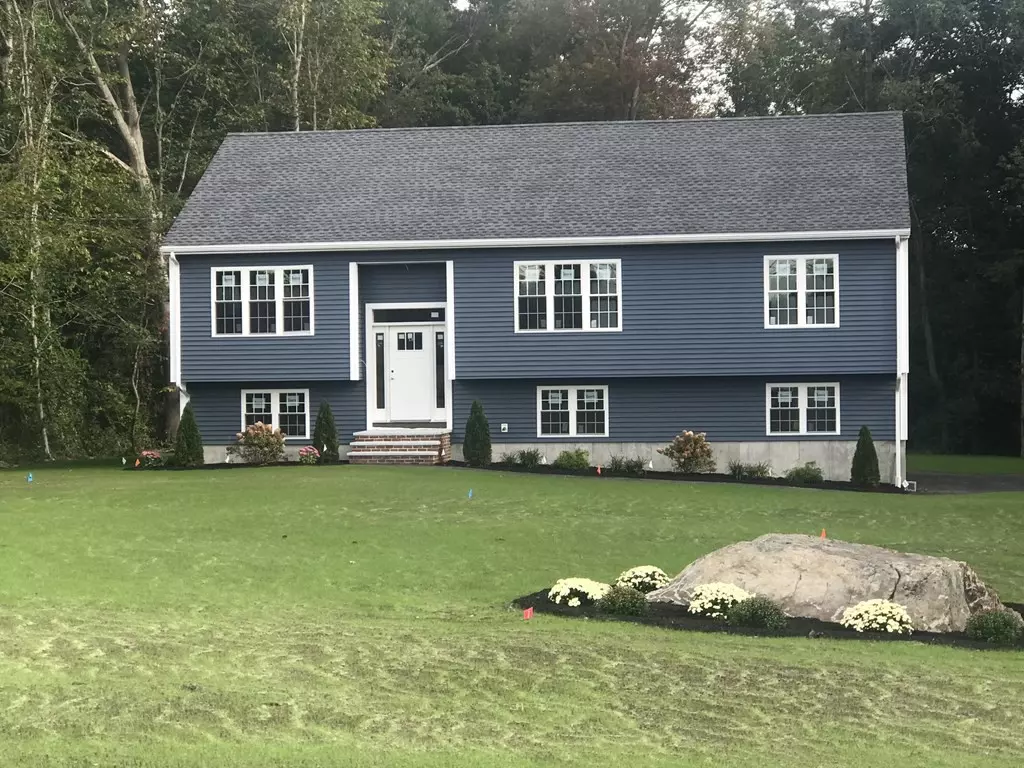 Raynham, MA 02767,332 Hill St