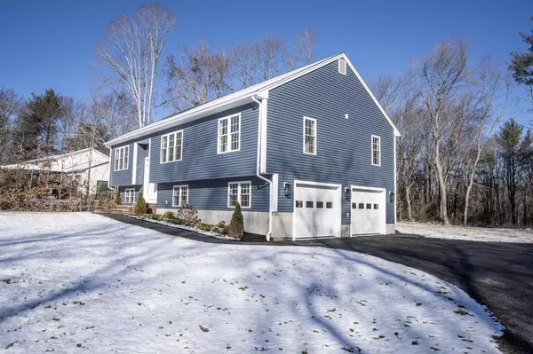 Raynham, MA 02767,332 Hill St