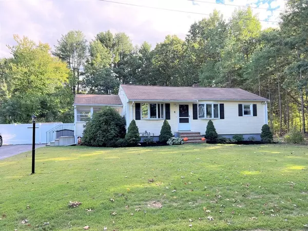 8 Silverbirch Rd, Billerica, MA 01821