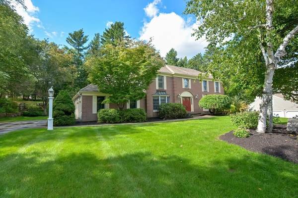 11 Dover Circle, Franklin, MA 02038