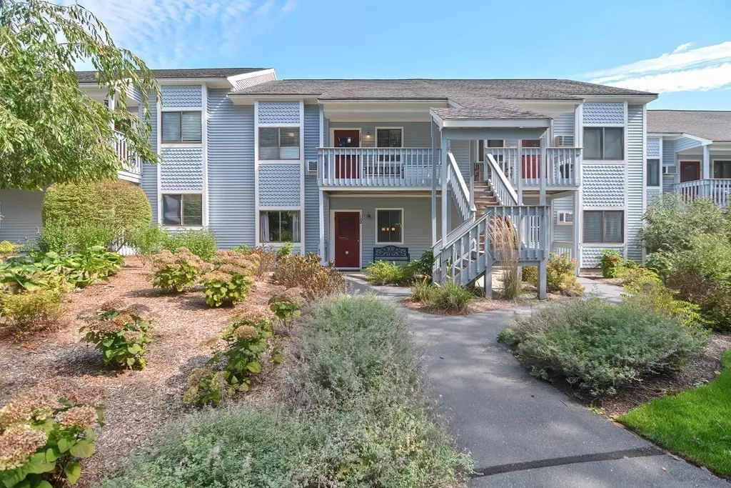 Brewster, MA 02631,120 Chilton Ln #120