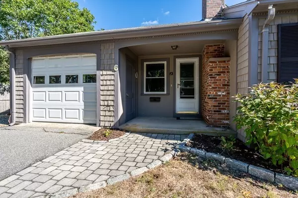 Yarmouth, MA 02673,6 Scholl Avenue