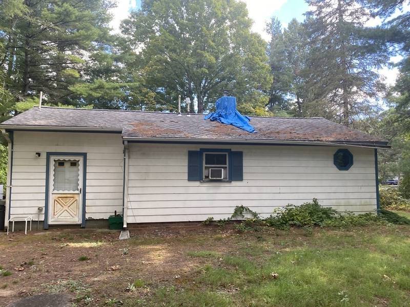 99 Upland Rd, Plympton, MA 02367