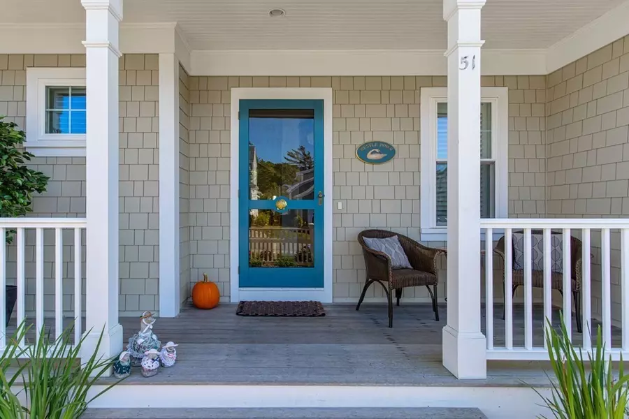 51 Cottage Lane, Mashpee, MA 02649