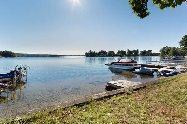Webster, MA 01570,95 Birch Island