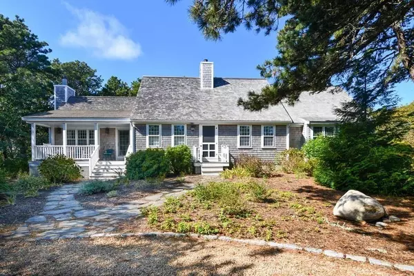 37 Road To The Plains, Edgartown, MA 02539