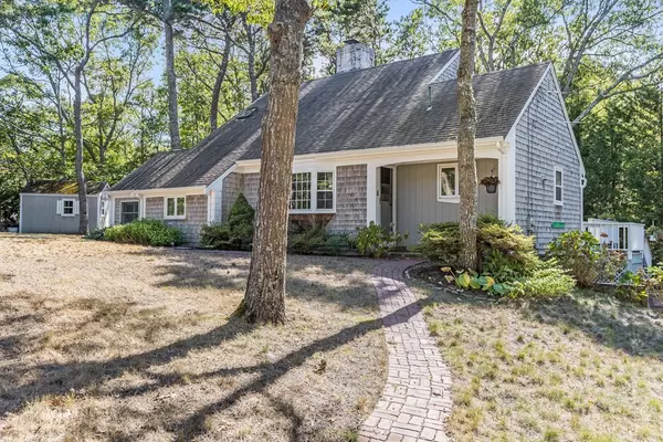 2 Grist Mill Rd, Harwich, MA 02645