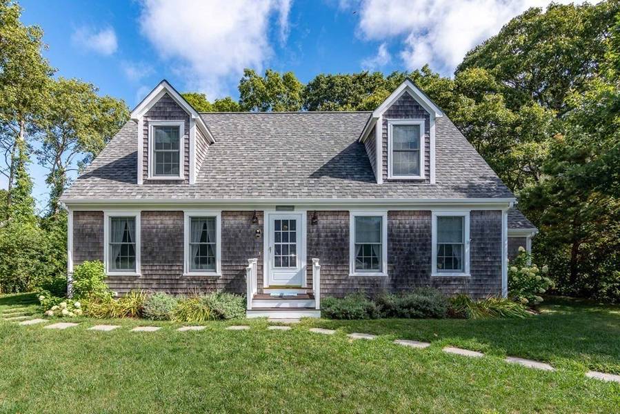 196 Springhill Rd, Tisbury, MA 02568