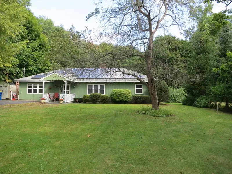 89 North Water St, East Bridgewater, MA 02333