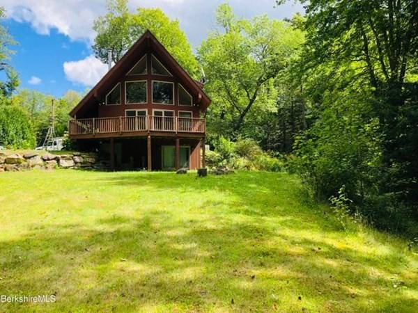 21 Bear Hill Rd, Hinsdale, MA 01235