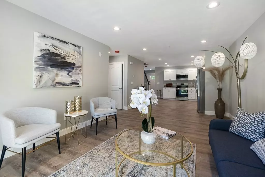 Agawam, MA 01001,2 Sabrina Way #A