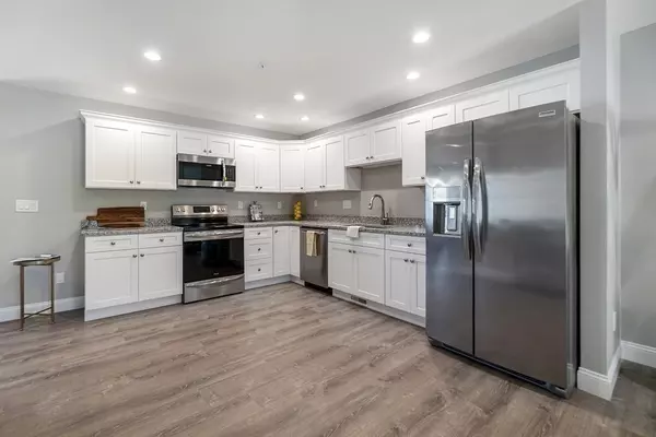 Agawam, MA 01001,2 Sabrina Way #A